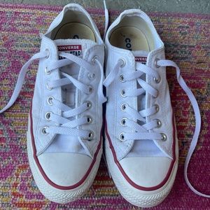 White converse low top